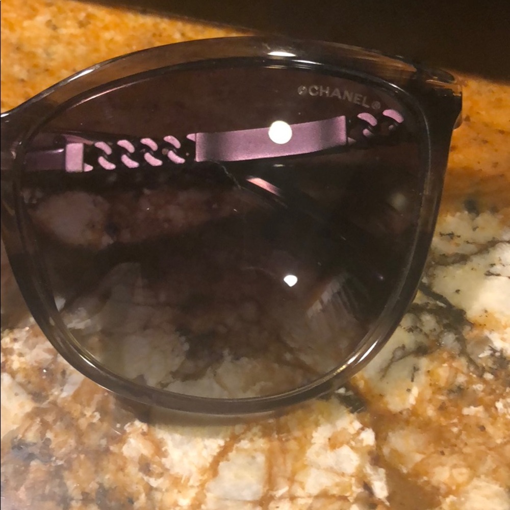 Chanel sunglasses - Picture 5 of 8